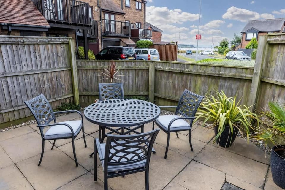 Anchorage - Quaint and Cosy Two-Bedroom House House in Poole