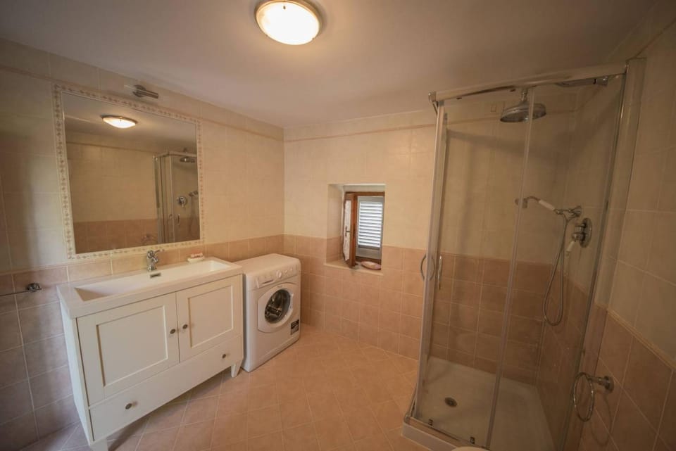 Shower, washing machine