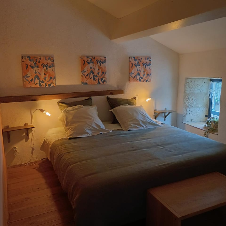 Bed, Bedroom