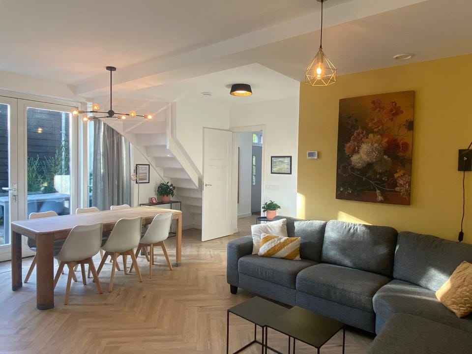 Living room, Food