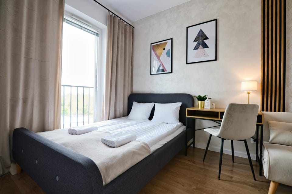Bed, Living room, Photo of the whole room, Seating area, Bedroom
