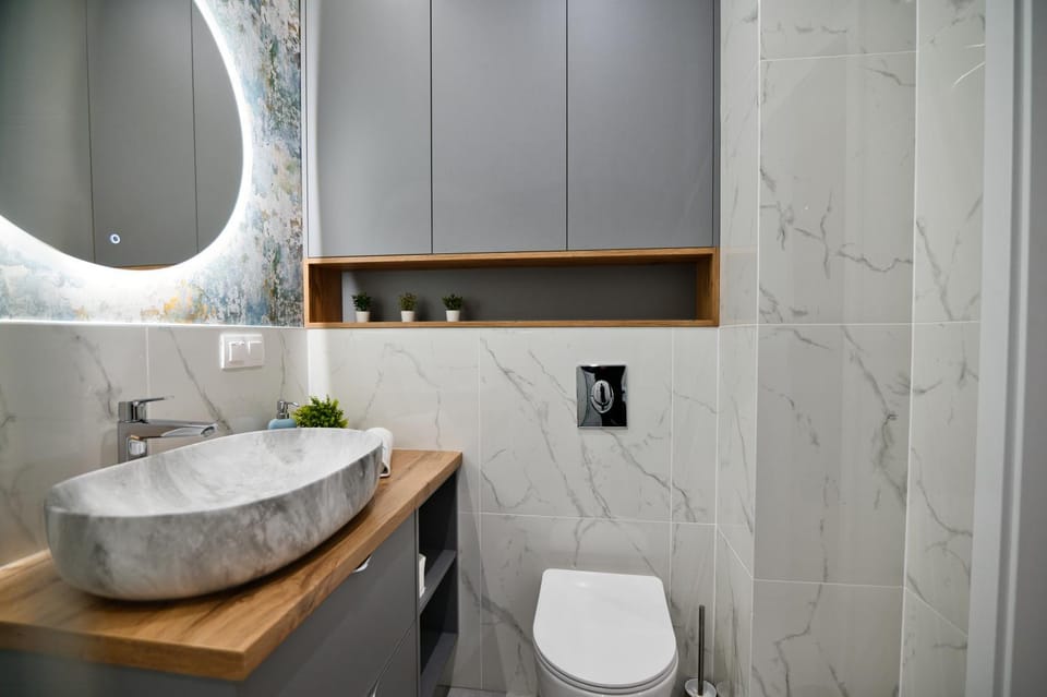 Toilet, Bathroom, towels