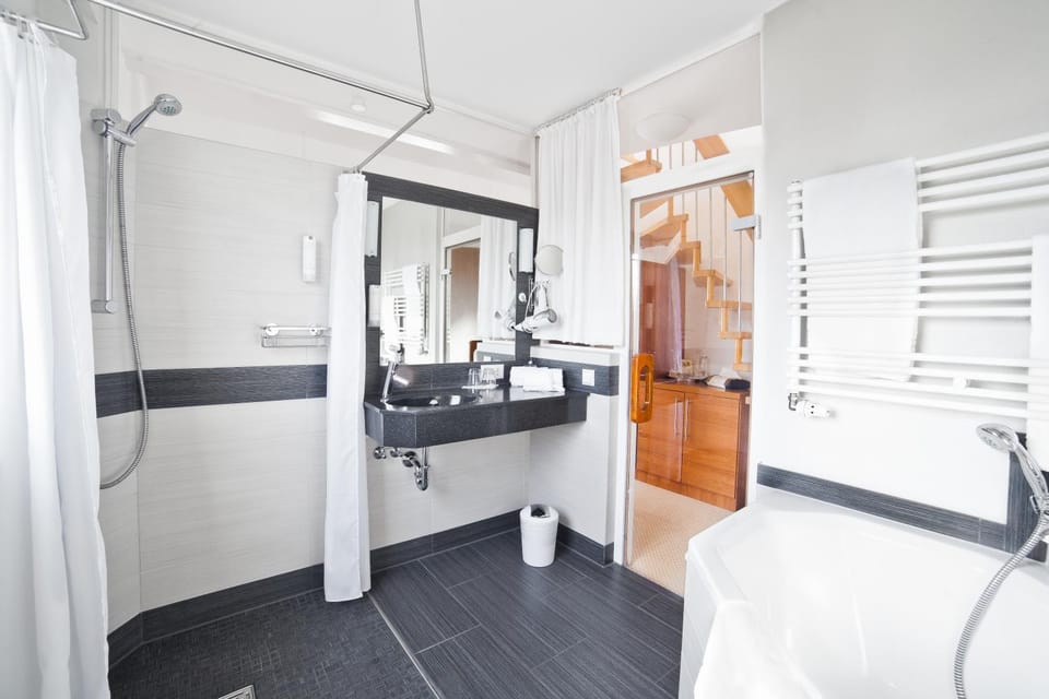 Bathroom, Photo of the whole room