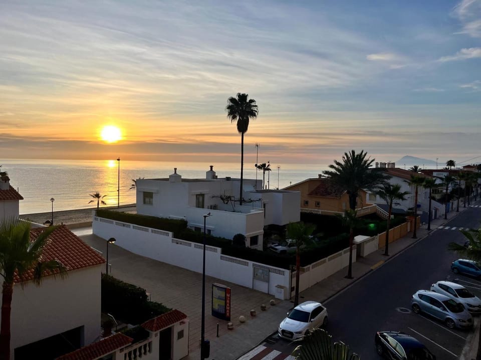 Day, Natural landscape, View (from property/room), Balcony/Terrace, Sea view, Location, Sunrise