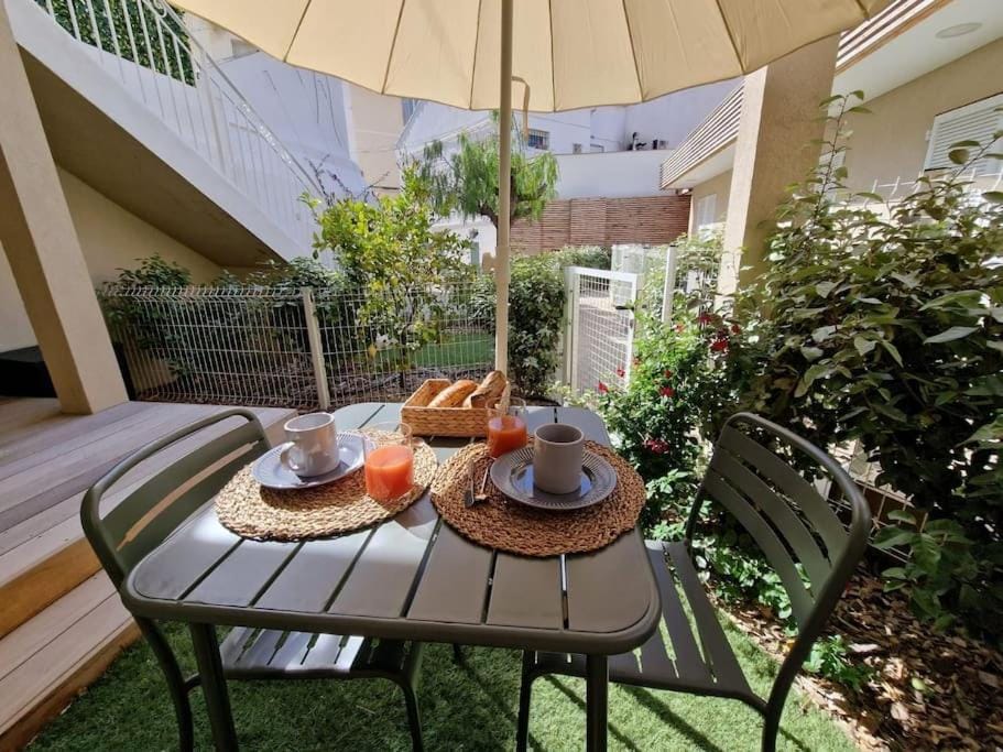 Dining area, Garden view