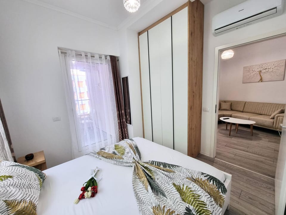 Bed, Bedroom, wardrobe, air conditioner