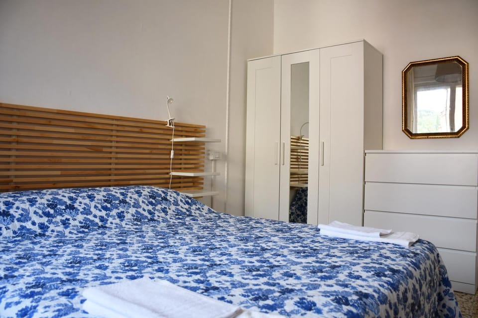 Bed, Photo of the whole room, Bedroom, wardrobe