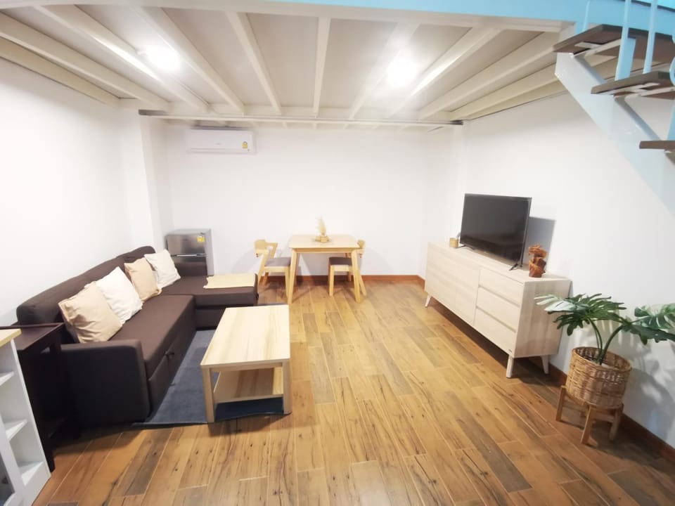 Proud Room & wifi Hostel in Pattaya City