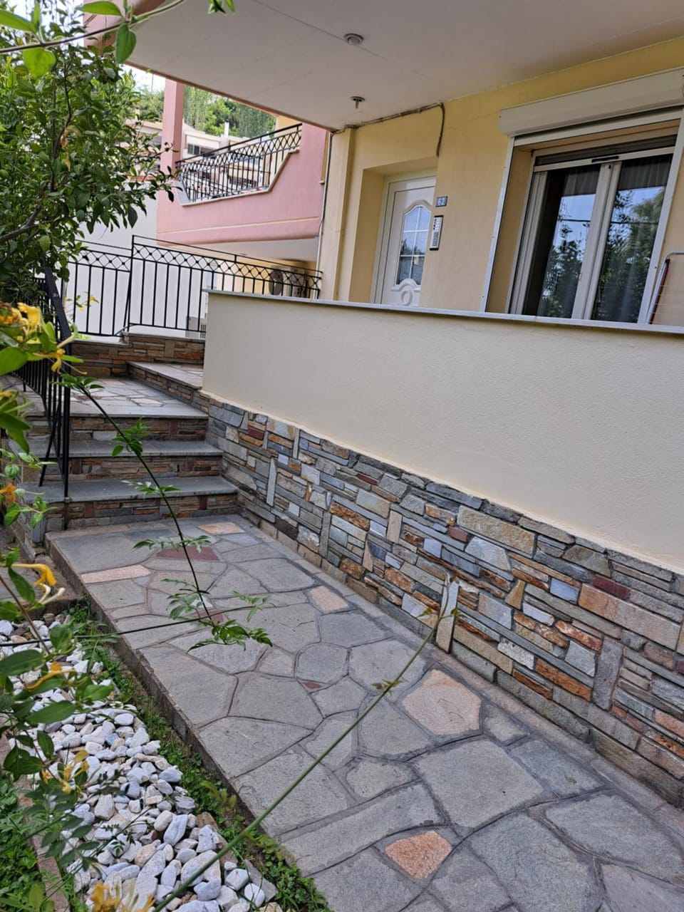 Facade/entrance