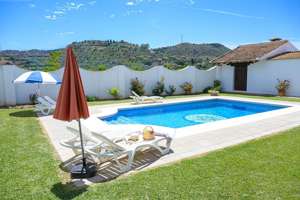 Patio, Garden, Swimming pool