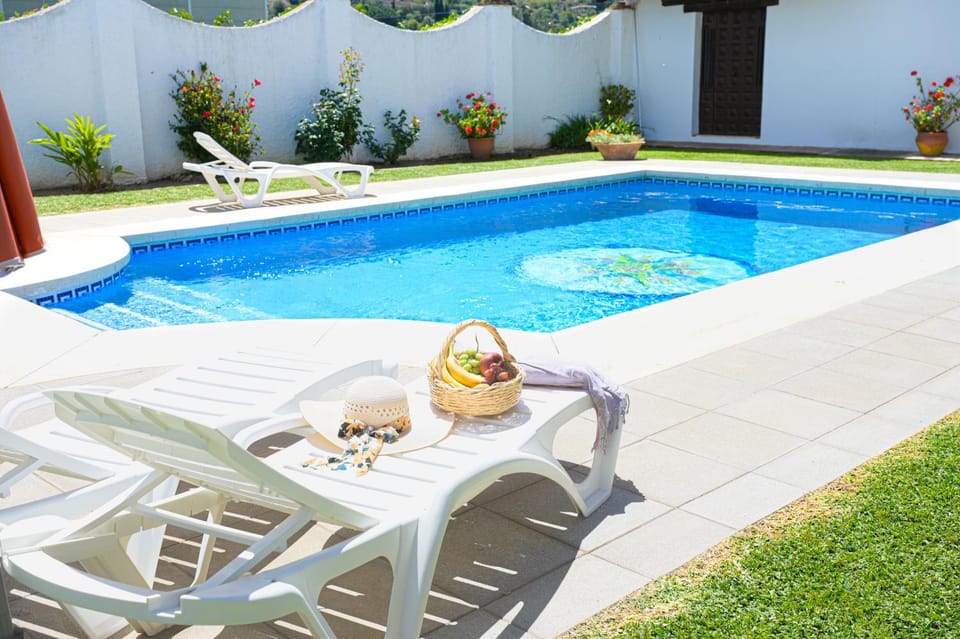 Patio, Garden, Swimming pool