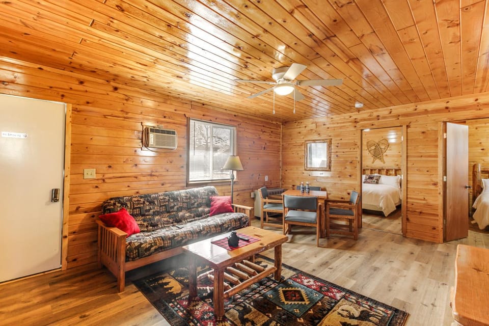 'Glowacki's Lodge' Mille Lacs Lake Group Getaway! House in Minnesota