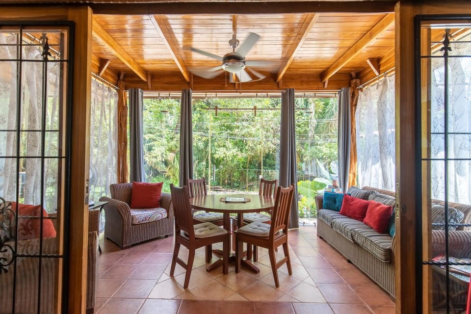 Living room, Diving