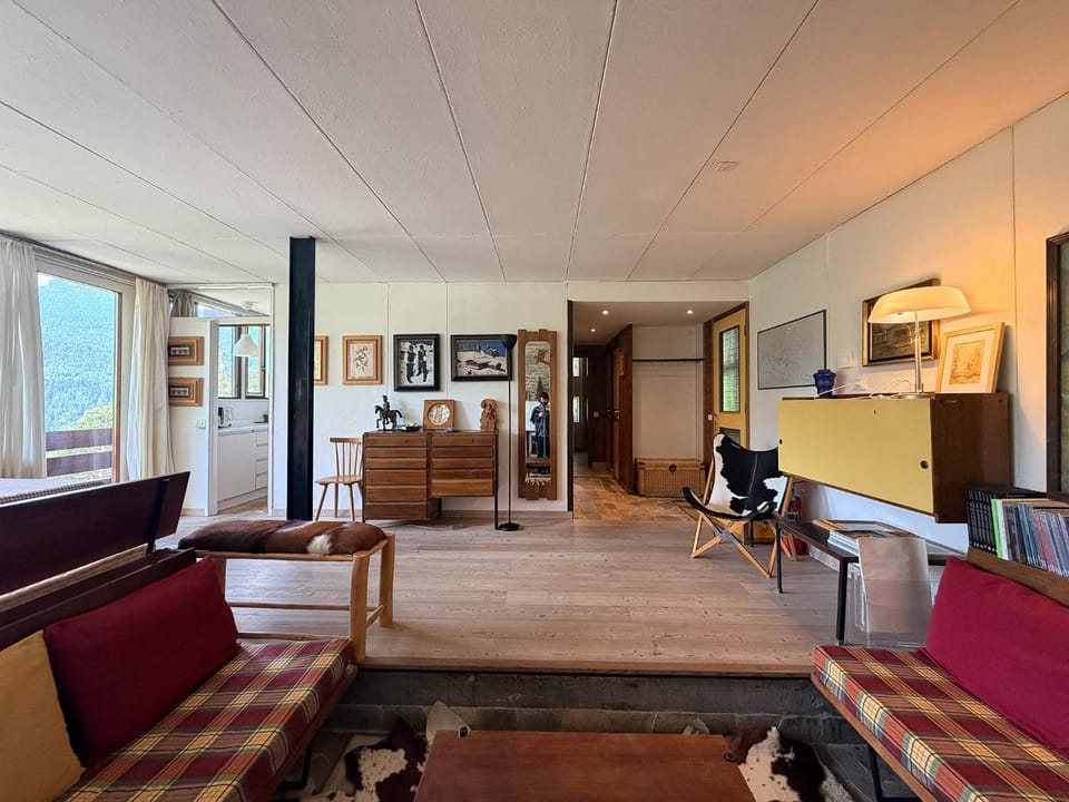Communal lounge/ TV room, Bed, TV and multimedia, Living room, Photo of the whole room, Seating area, Evening entertainment, Bedroom, hair dresser