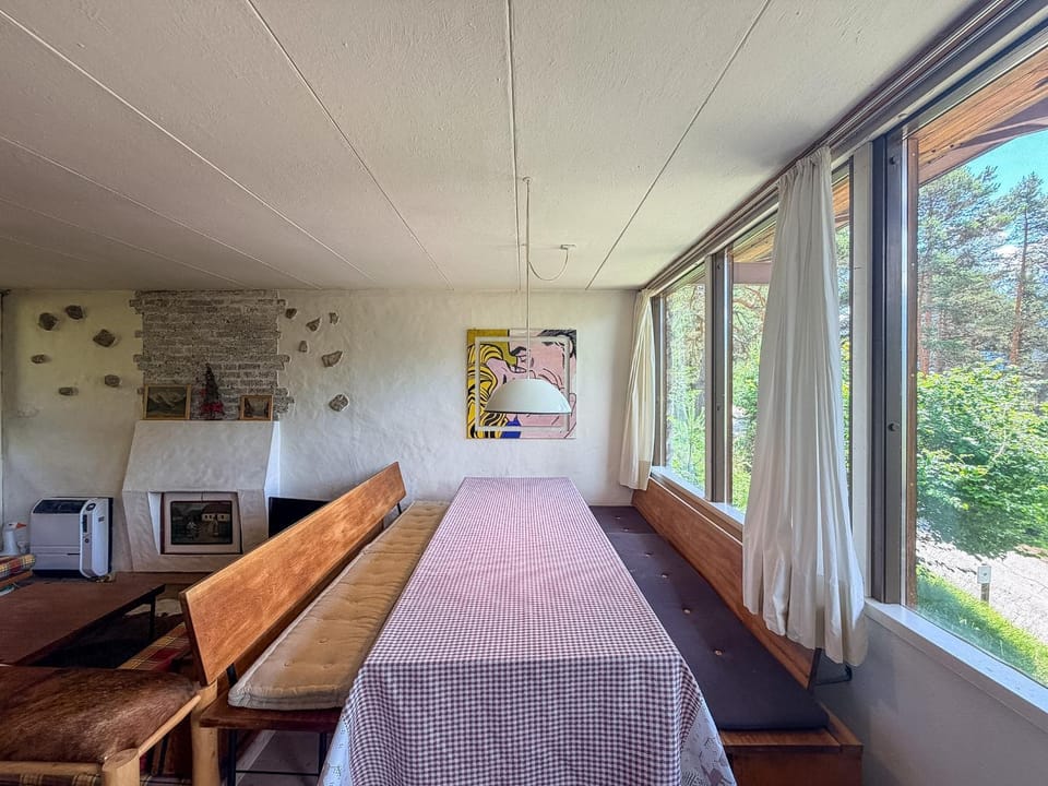 Bed, TV and multimedia, Living room, Photo of the whole room, Seating area, Bedroom