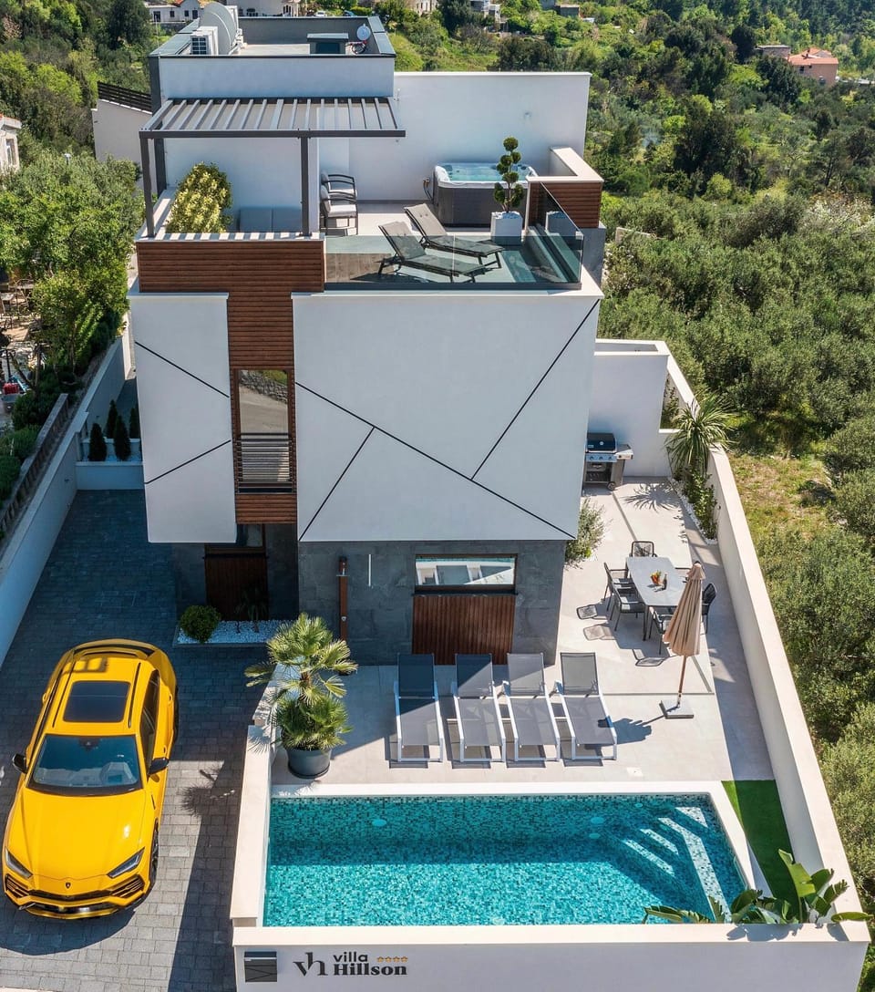 Property building, Pool view