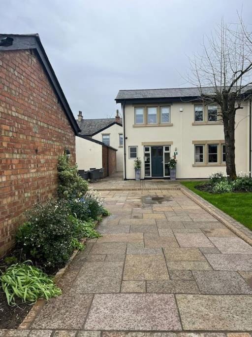 Cosy hideaway in leafy Lytham House in Borough of Fylde