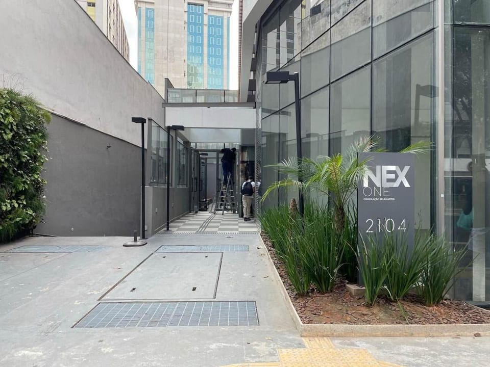 Property building, Facade/entrance, Off site, Day