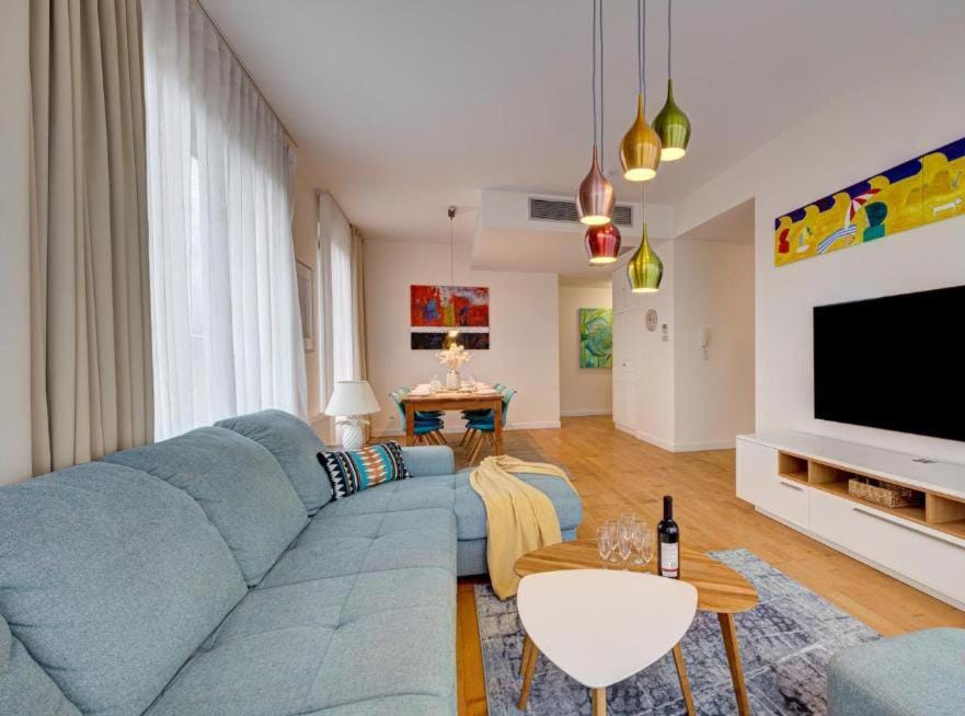 TV and multimedia, Living room