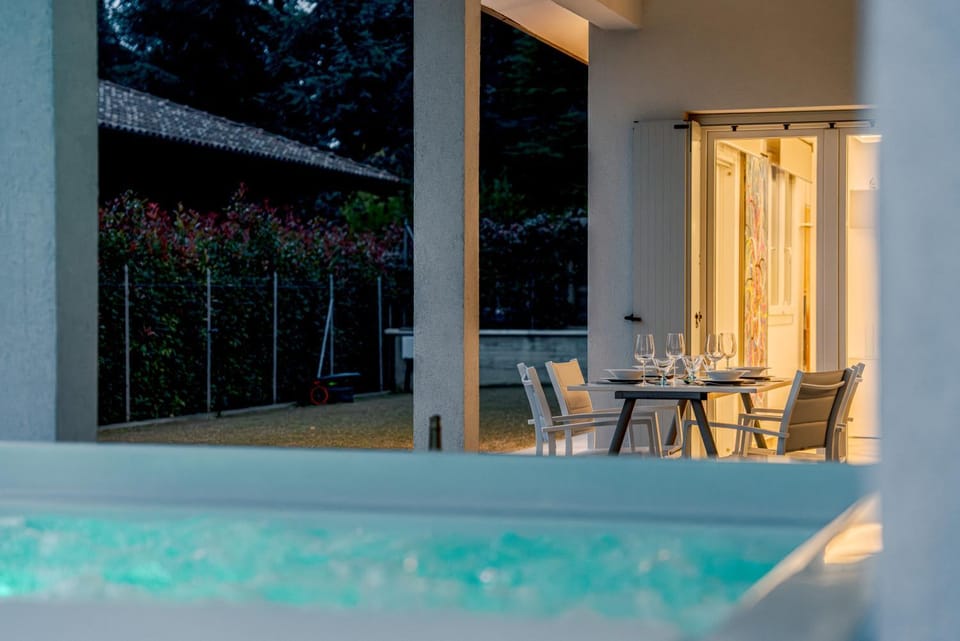 Patio, Hot Tub