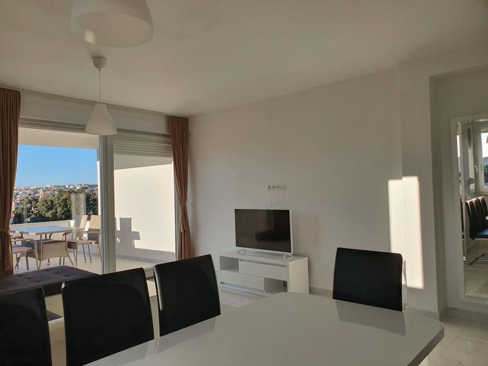 TV and multimedia, View (from property/room), Balcony/Terrace, Living room, Seating area, Dining area