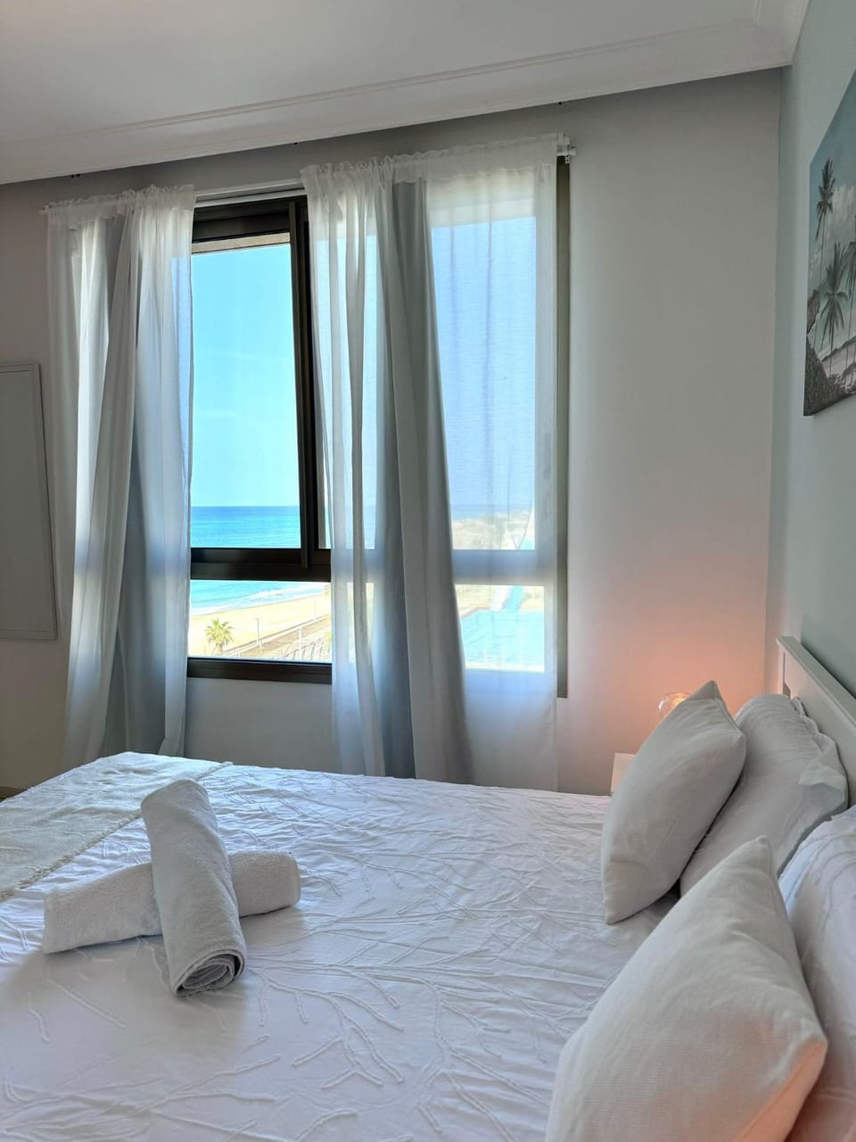 Bed, Natural landscape, Photo of the whole room, Bedroom, Sea view, towels