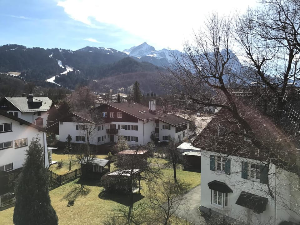 Dachgeschoss Wohnung mit Traum Bergblick Apartment in Garmisch-Partenkirchen