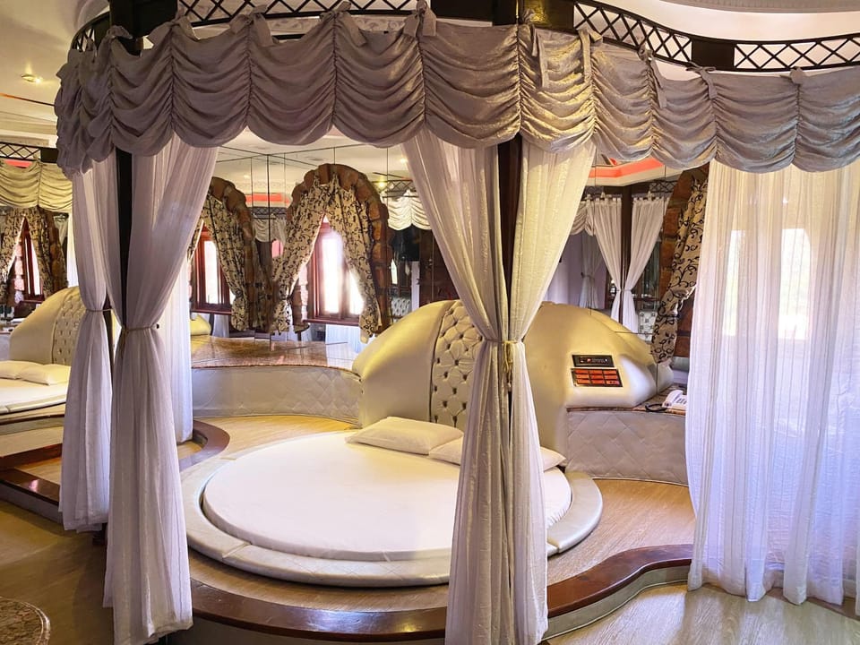 Bed, Photo of the whole room