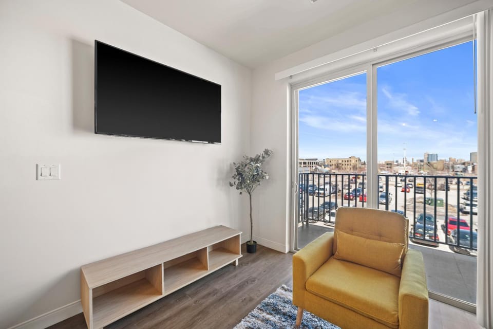 TV and multimedia, Living room, Seating area