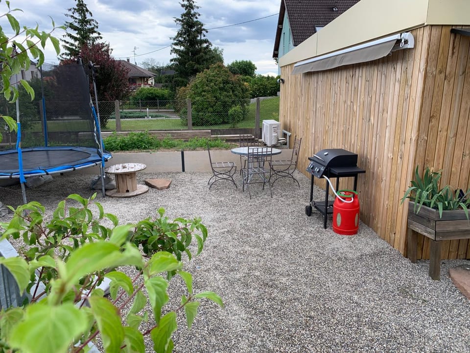 Patio, Garden, Dining area, Garden view