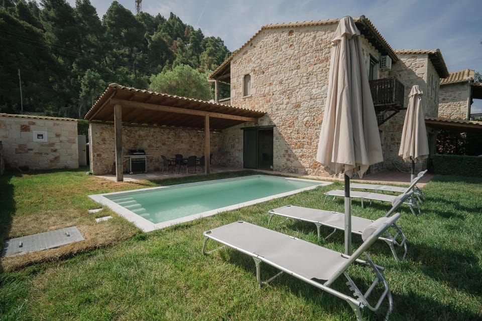 Stone Made Private Pool Villa 4 Kriopigi House in Halkidiki