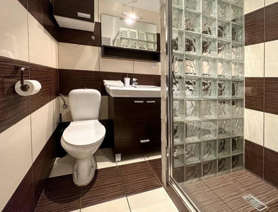 Warsaw Concierge Grójecka View Apartment in Warsaw