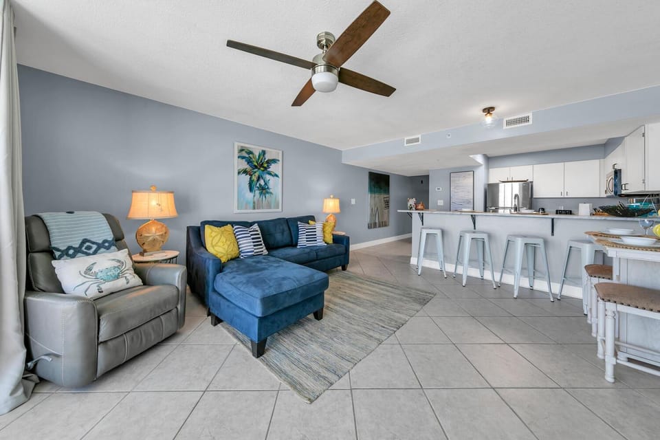 Pelican Beach 209 - Best Day Ever Apartment in Destin