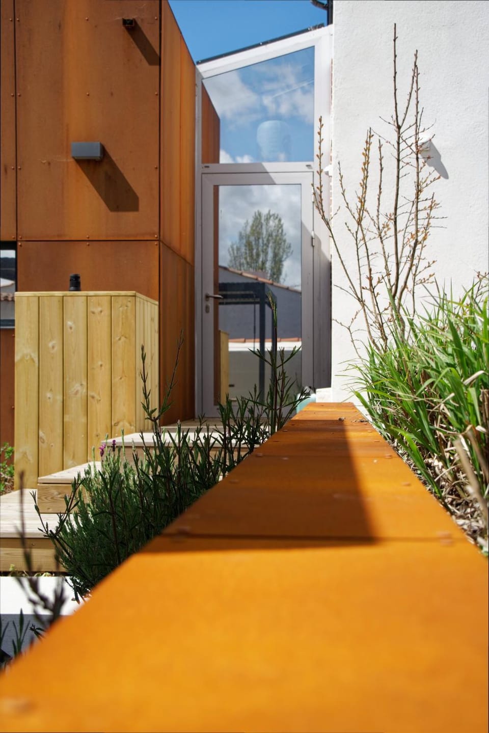 Property building, Facade/entrance, Garden view