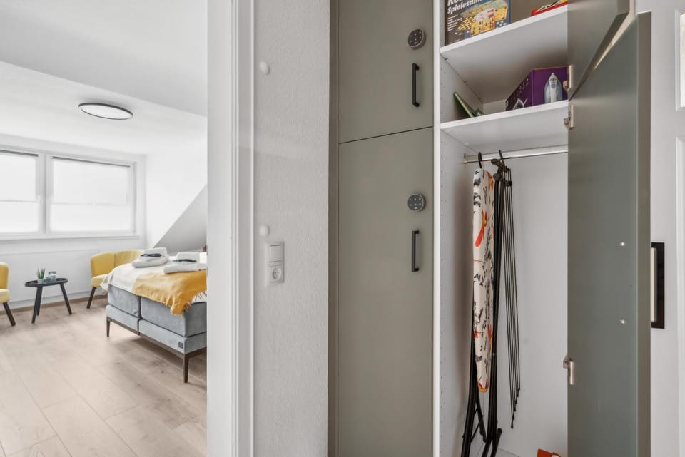 Bed, Photo of the whole room, Bedroom, wardrobe