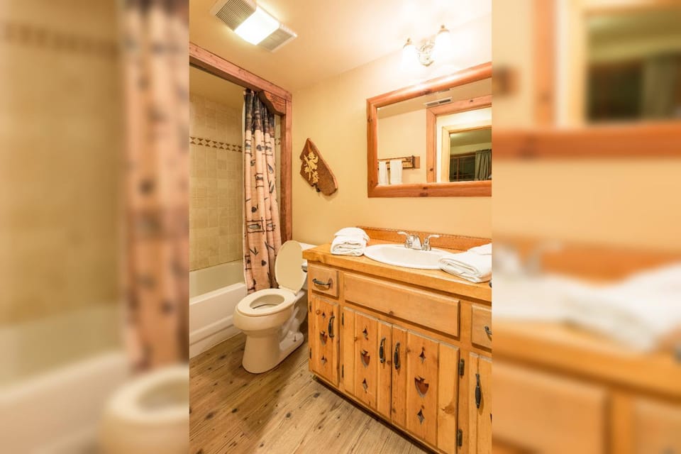 Bathroom, Bath, towels