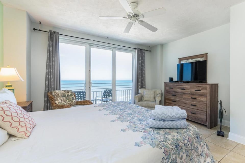 Exquisite 2-BR Oceanfront Haven with 3 Private Balconies at The Wyndham Oceanwalk House in Florida