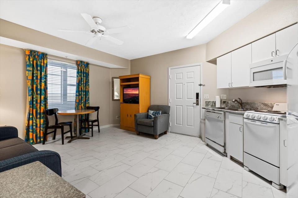 Oceanfront Bliss 2 BR Retreat with Direct Ocean Front Balcony at The Wyndham Ocean Walk Resort House in Florida