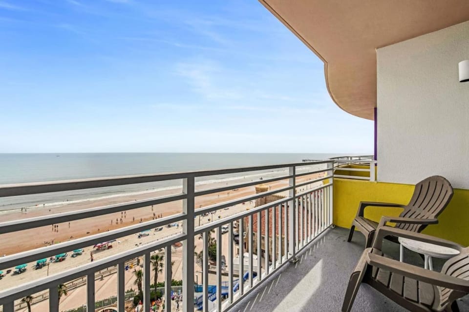 Newly Remodeled 10th Floor Oceanfront 1BR Escape at The Wyndham Oceanwalk House in Florida