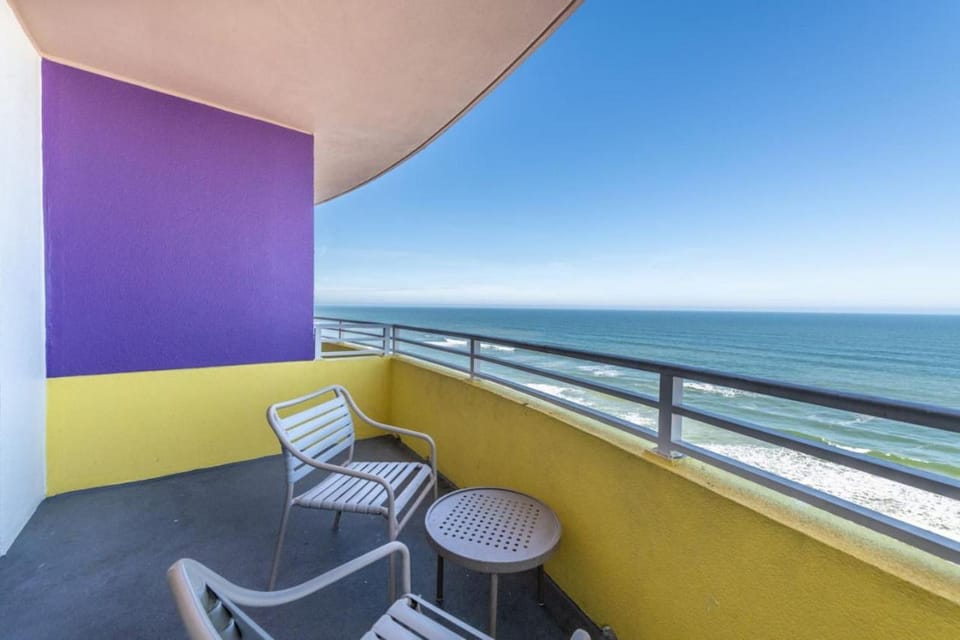 Stunning Oceanfront 1-Bedroom Renovation on 12th Floor at Wyndham Oceanwalk House in Florida