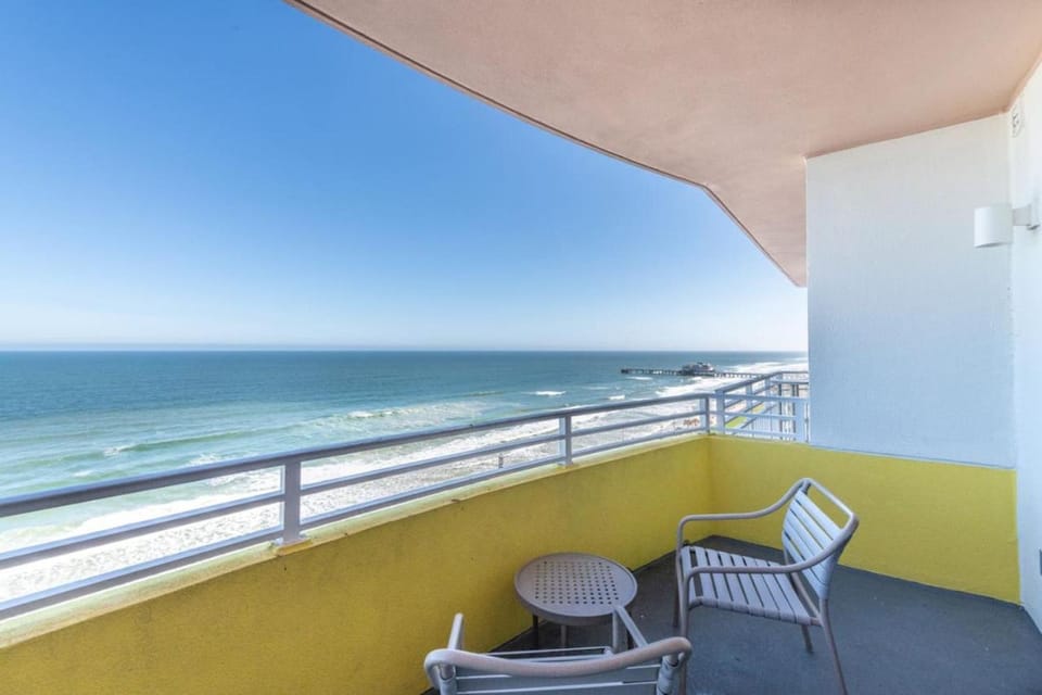 Stunning Oceanfront 1-Bedroom Renovation on 12th Floor at Wyndham Oceanwalk House in Florida