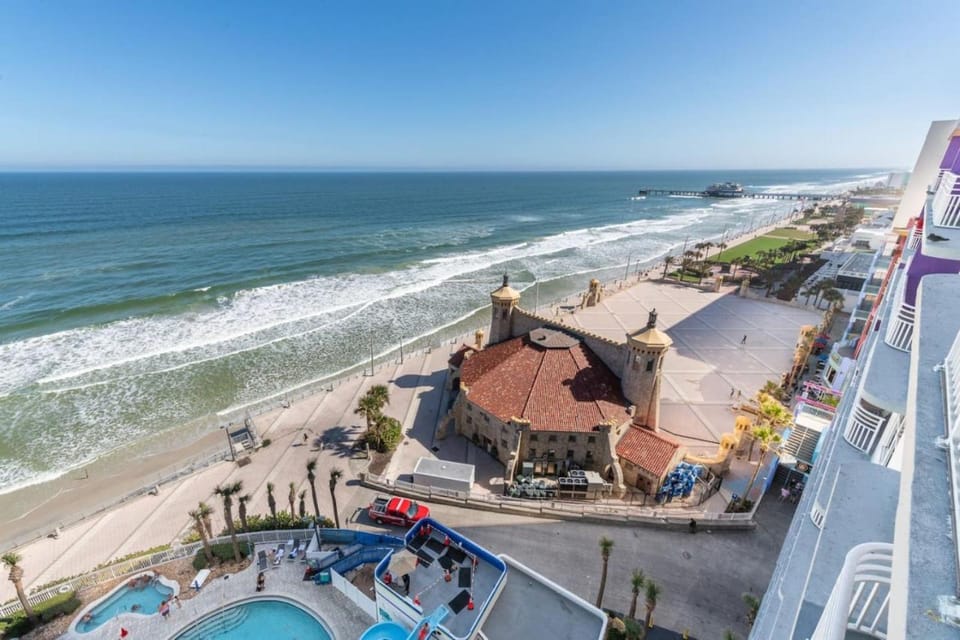 Stunning Oceanfront 1-Bedroom Renovation on 12th Floor at Wyndham Oceanwalk House in Florida