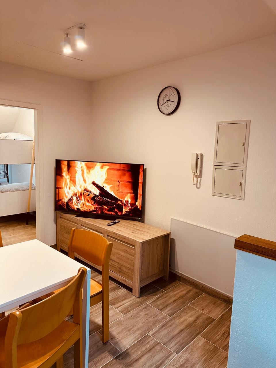 TV and multimedia, Living room, Dining area