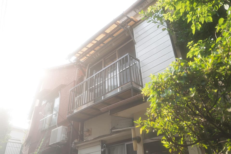 Property building, Day, Balcony/Terrace