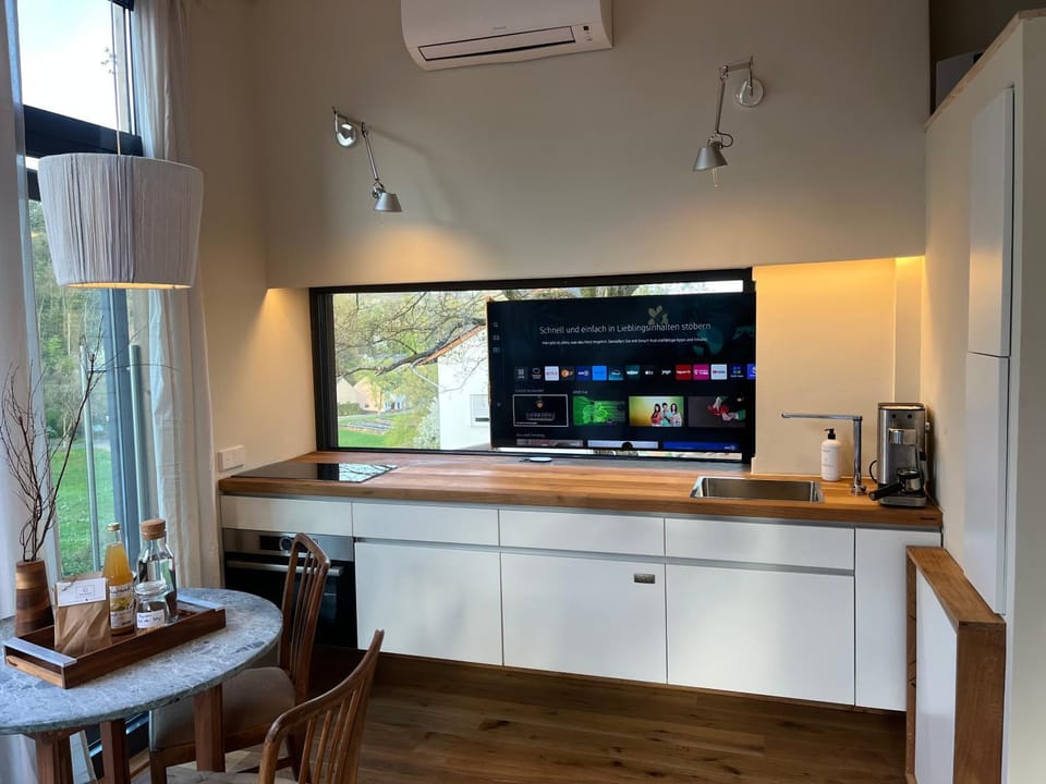 TV and multimedia, Kitchen or kitchenette