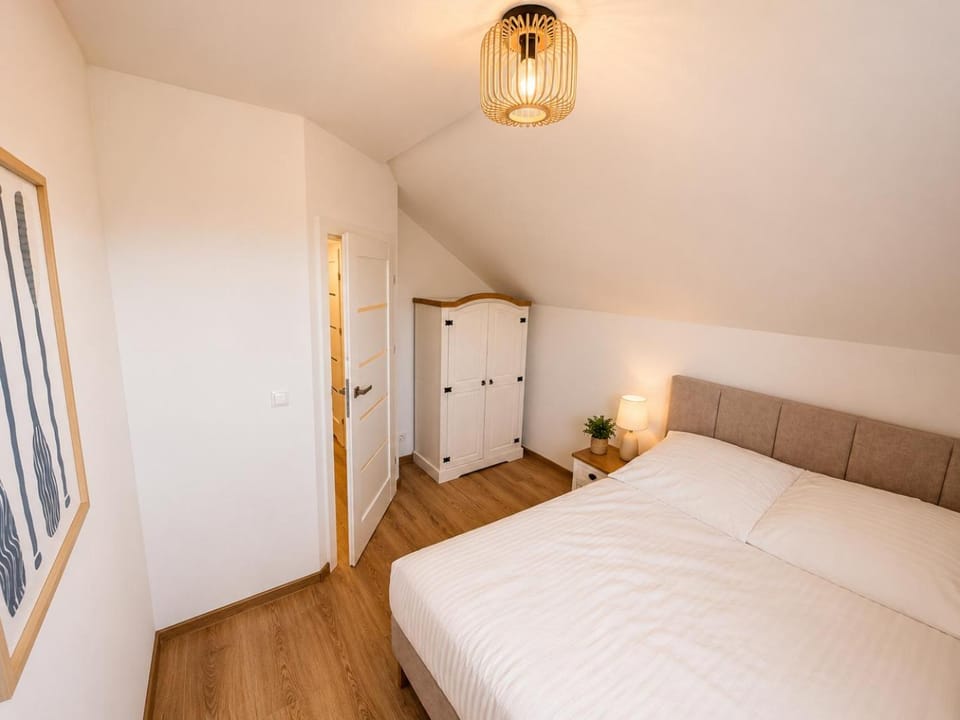 Bedroom, wardrobe