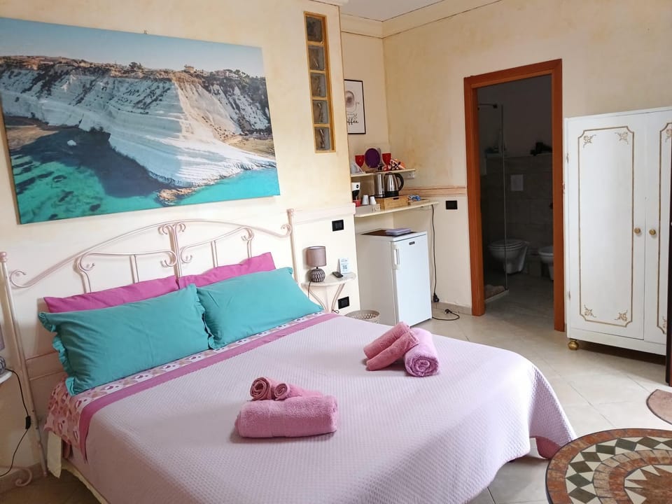 Bed, Photo of the whole room, Bedroom, towels, wardrobe