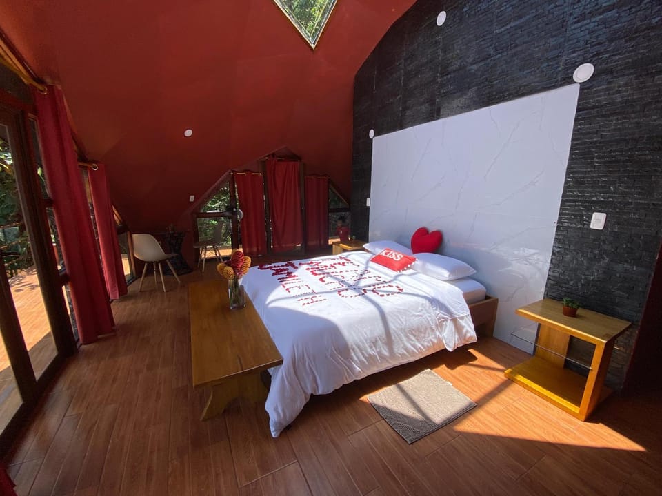 Bed, Photo of the whole room, Bedroom