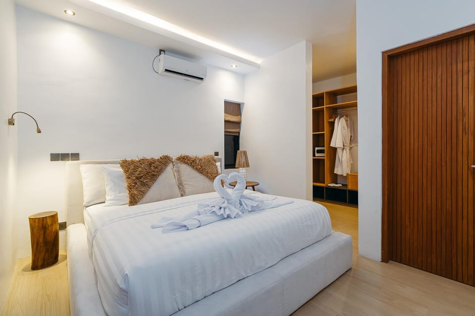 Bed, Bedroom, towels, wardrobe, air conditioner