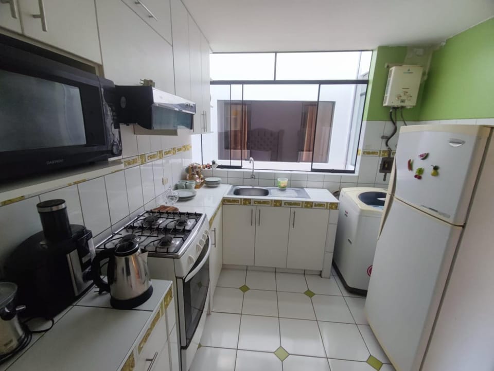 Coffee/tea facilities, Kitchen or kitchenette, Kitchen or kitchenette, minibar, pet friendly, stove